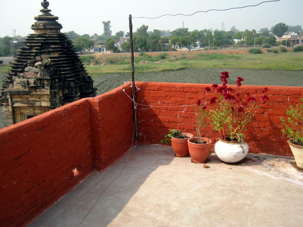 Friends In Khajuraho Apartamento Exterior foto